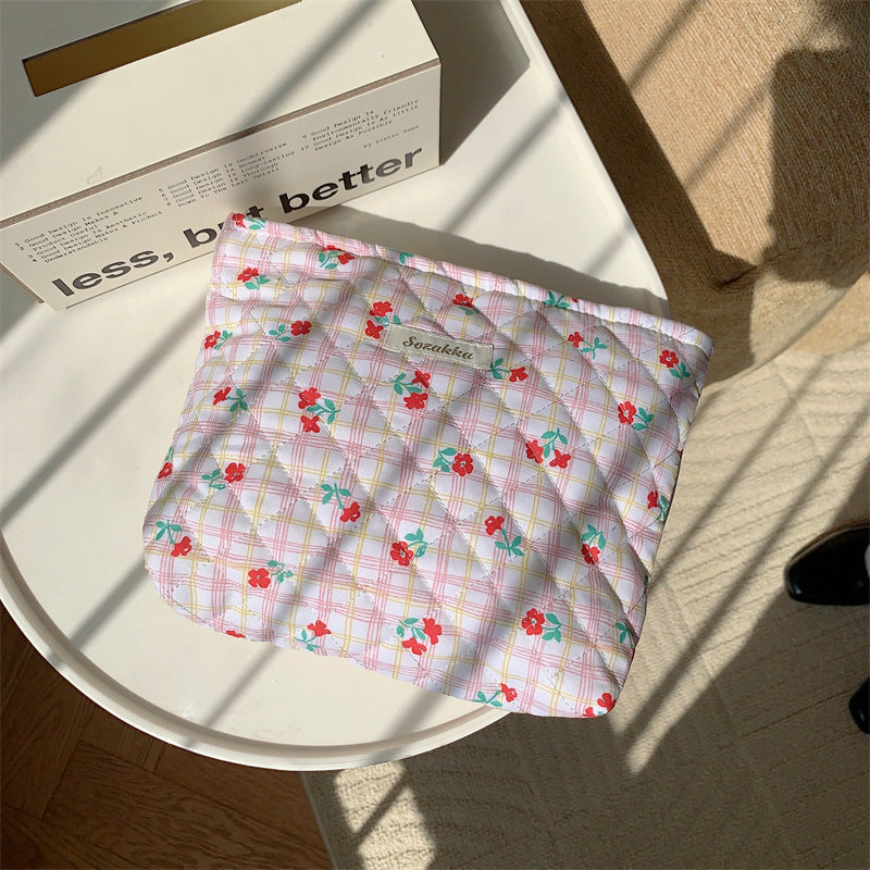 Quilted Floral Little Bear Makeup Bag - Women's Cosmetic Organizer Clutch with Cotton Lining