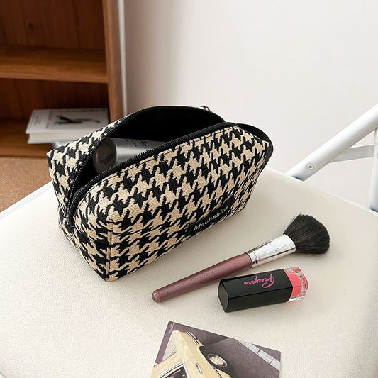 Plaid Cosmetic Bag - Premium Cotton Makeup Organizer with Zipper Closure